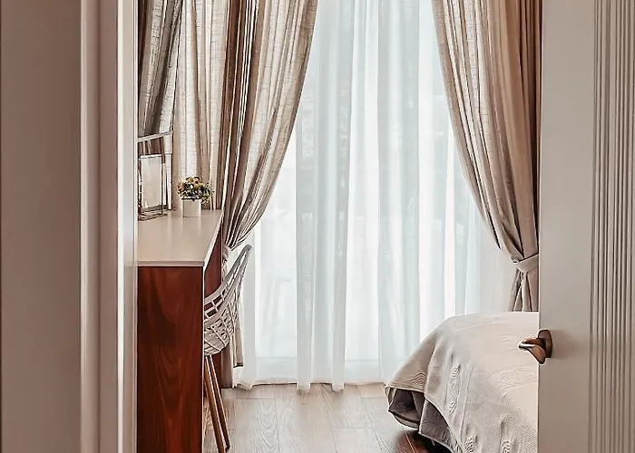 Emerald Palm Адехе