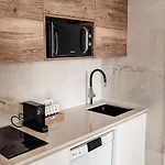 Emerald Palm Apartment